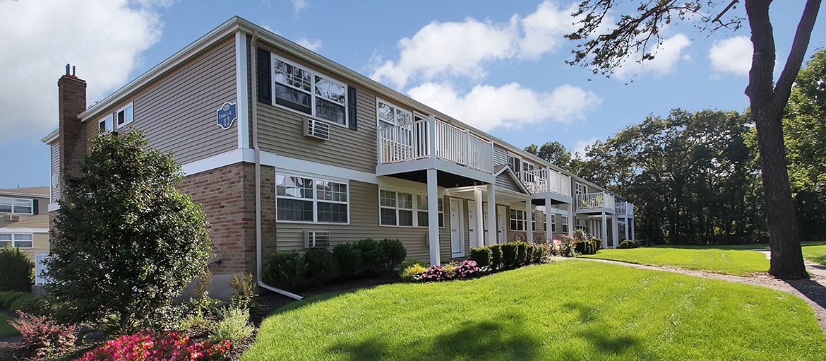 Colony Park | Luxury Apartments For Rent in Ronkonkoma, NY